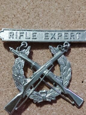 Marine Cirp. Rifle Expert Silver Tone Military Badge Pendant